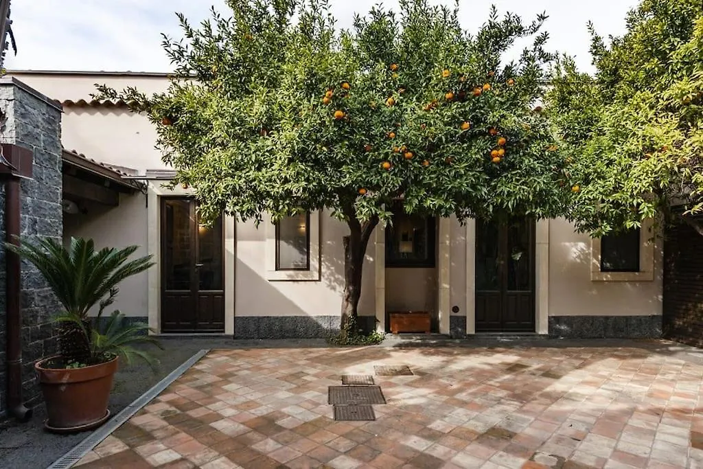 Villa Con Fascino Antico E Comfort Moderno Trecastagni