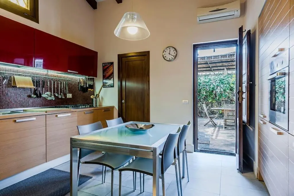 Villa Con Fascino Antico E Comfort Moderno Trecastagni Italy