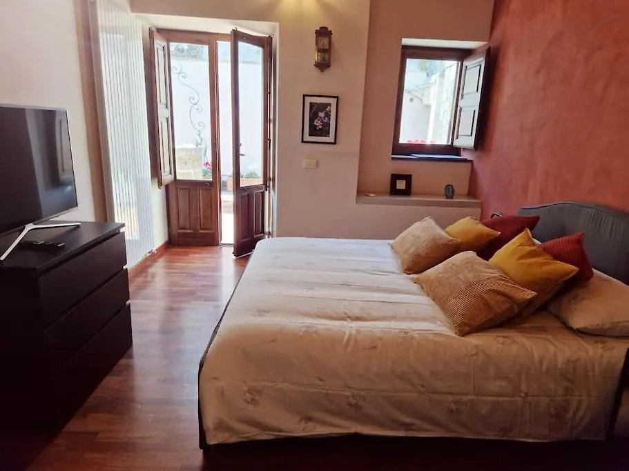 Villa Con Fascino Antico E Comfort Moderno Trecastagni