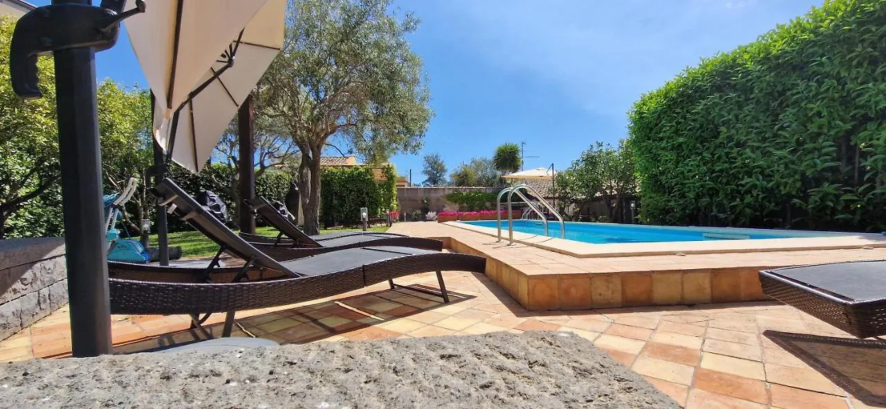 Villa Con Fascino Antico E Comfort Moderno Trecastagni 0*,  Italy