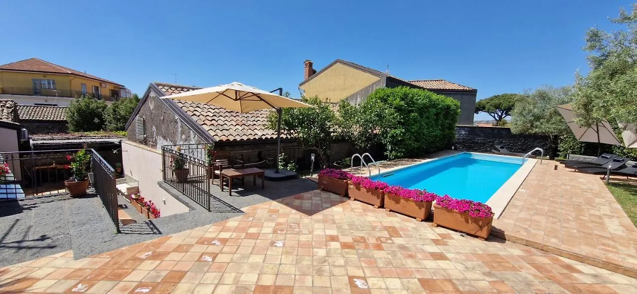 Villa Con Fascino Antico E Comfort Moderno Trecastagni