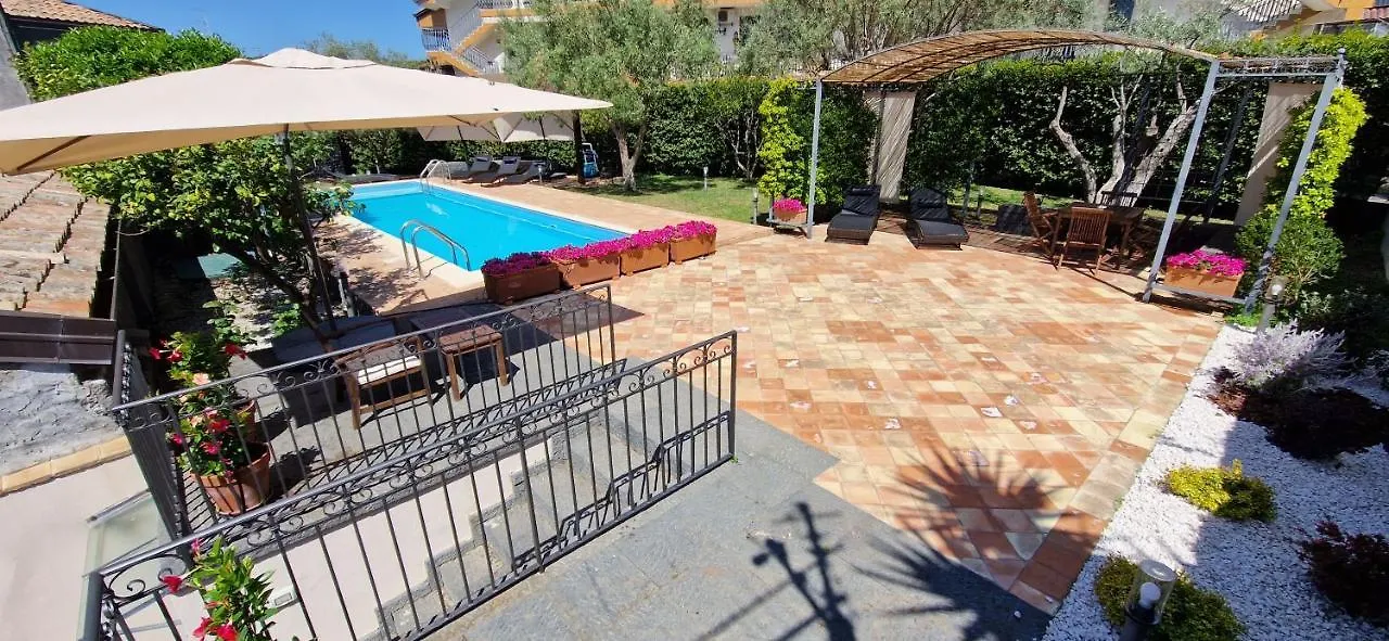 Villa Con Fascino Antico E Comfort Moderno Trecastagni Italy