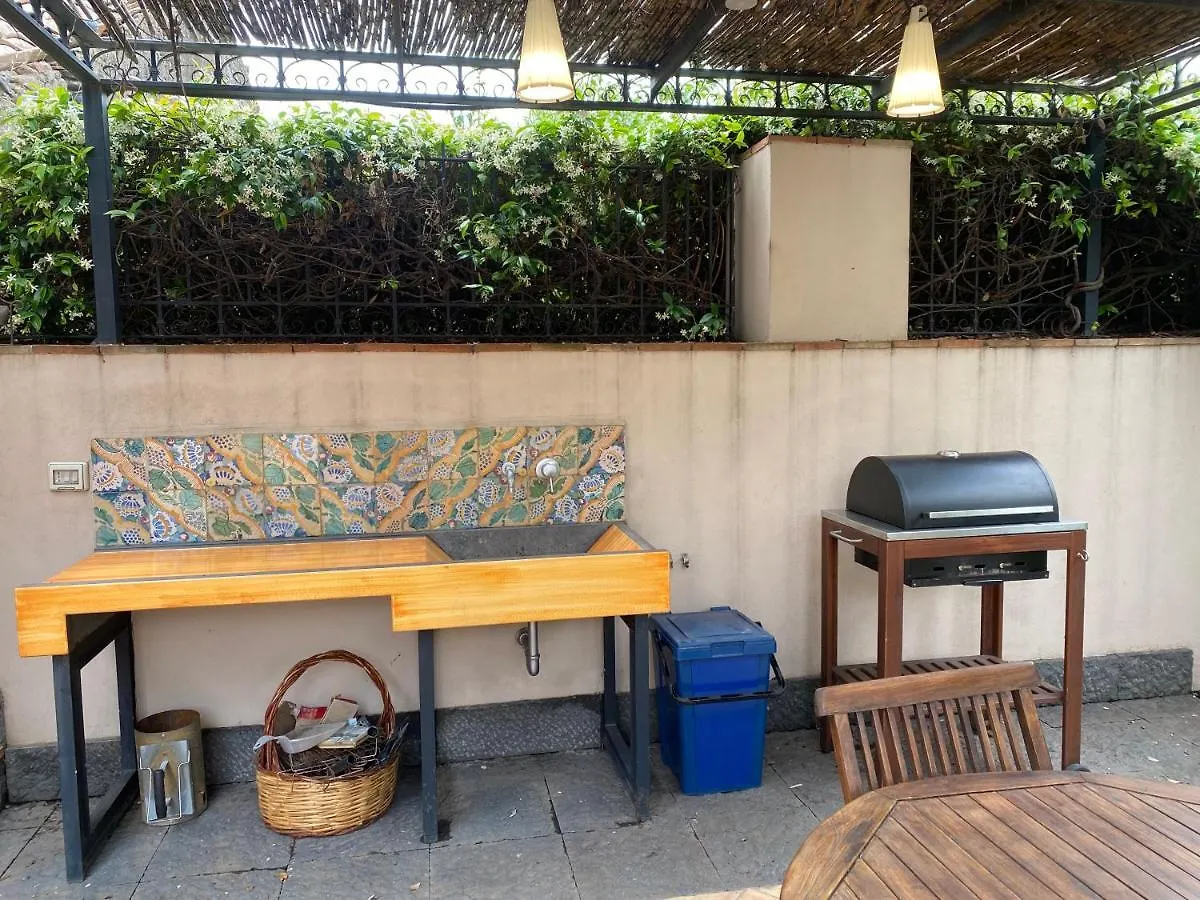 Villa Con Fascino Antico E Comfort Moderno Trecastagni Italy